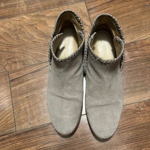 Jack Rogers tan/grey booties